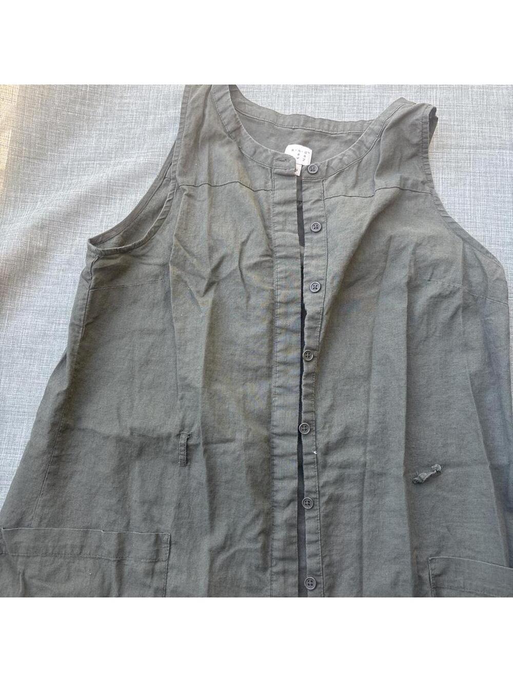 Olive green linen button-up dress #linenlove #summer #work #professional